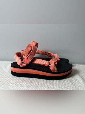 TEVA Platform Sandals In Candy Stripe Coral Women’s Size 11